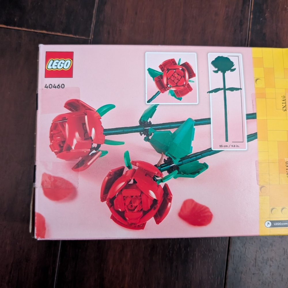 Lego Roses Botanical Collection Building Set (NEW) - Picture 2 of 3